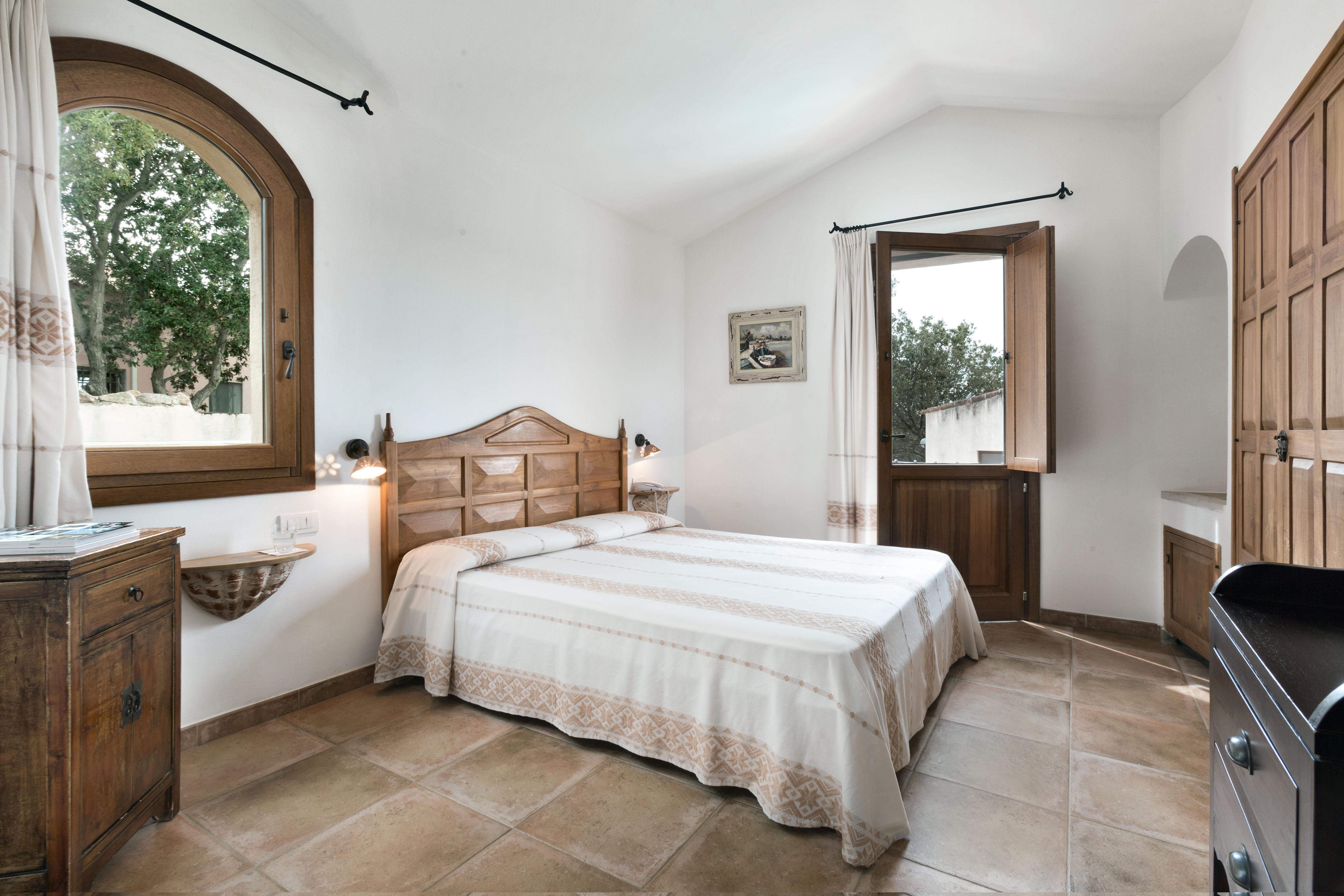 Hotel Arathena San Pantaleo Eksteriør billede
