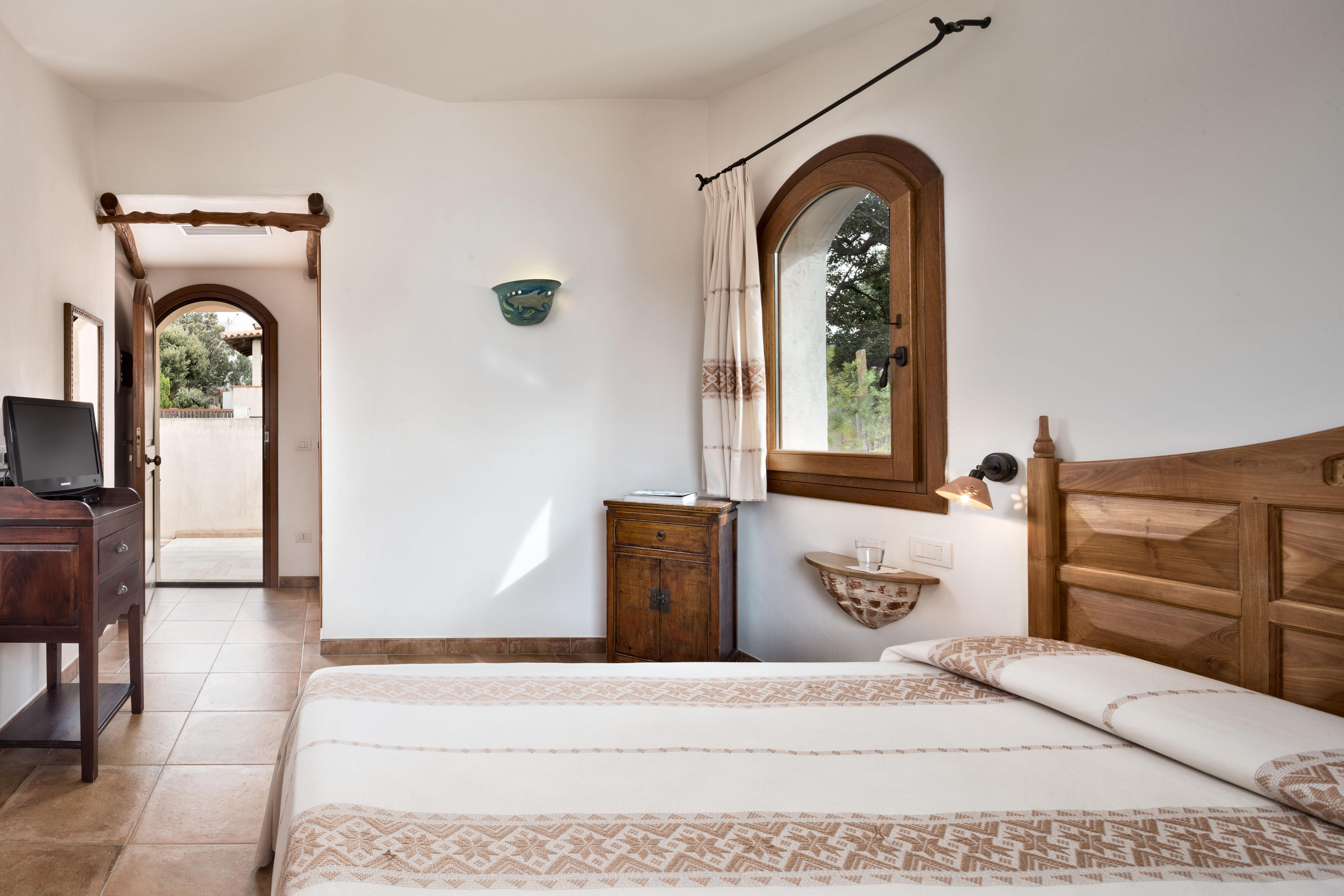Hotel Arathena San Pantaleo Eksteriør billede