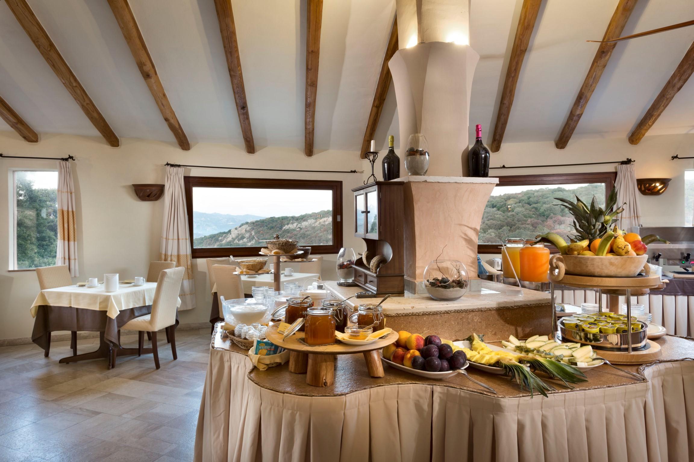 Hotel Arathena San Pantaleo Eksteriør billede