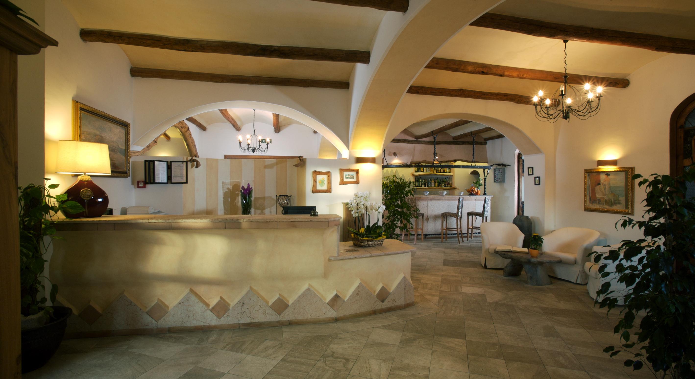 Hotel Arathena San Pantaleo Eksteriør billede