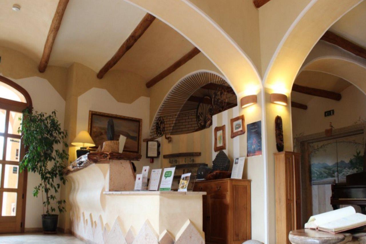 Hotel Arathena San Pantaleo Eksteriør billede