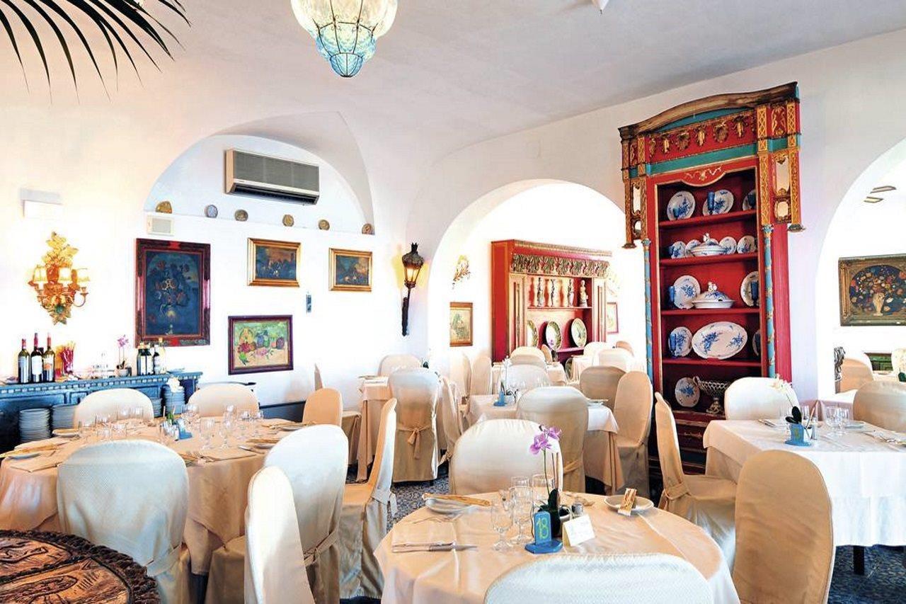 Hotel Arathena San Pantaleo Eksteriør billede